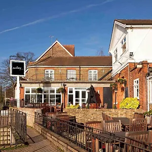 Sunday London Heathrow T5 3* Staines-upon-Thames
